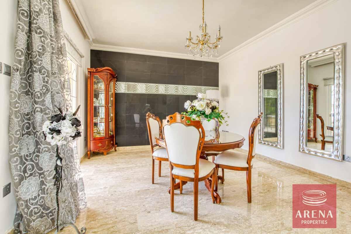 18-4-BED-VILLA-IN-PARALIMNI-6092-2