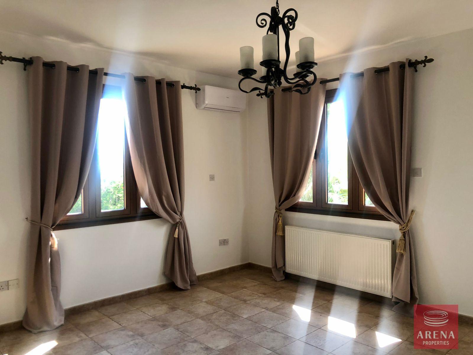 18-4-BED-VILLA-IN-PYLA-8300-1