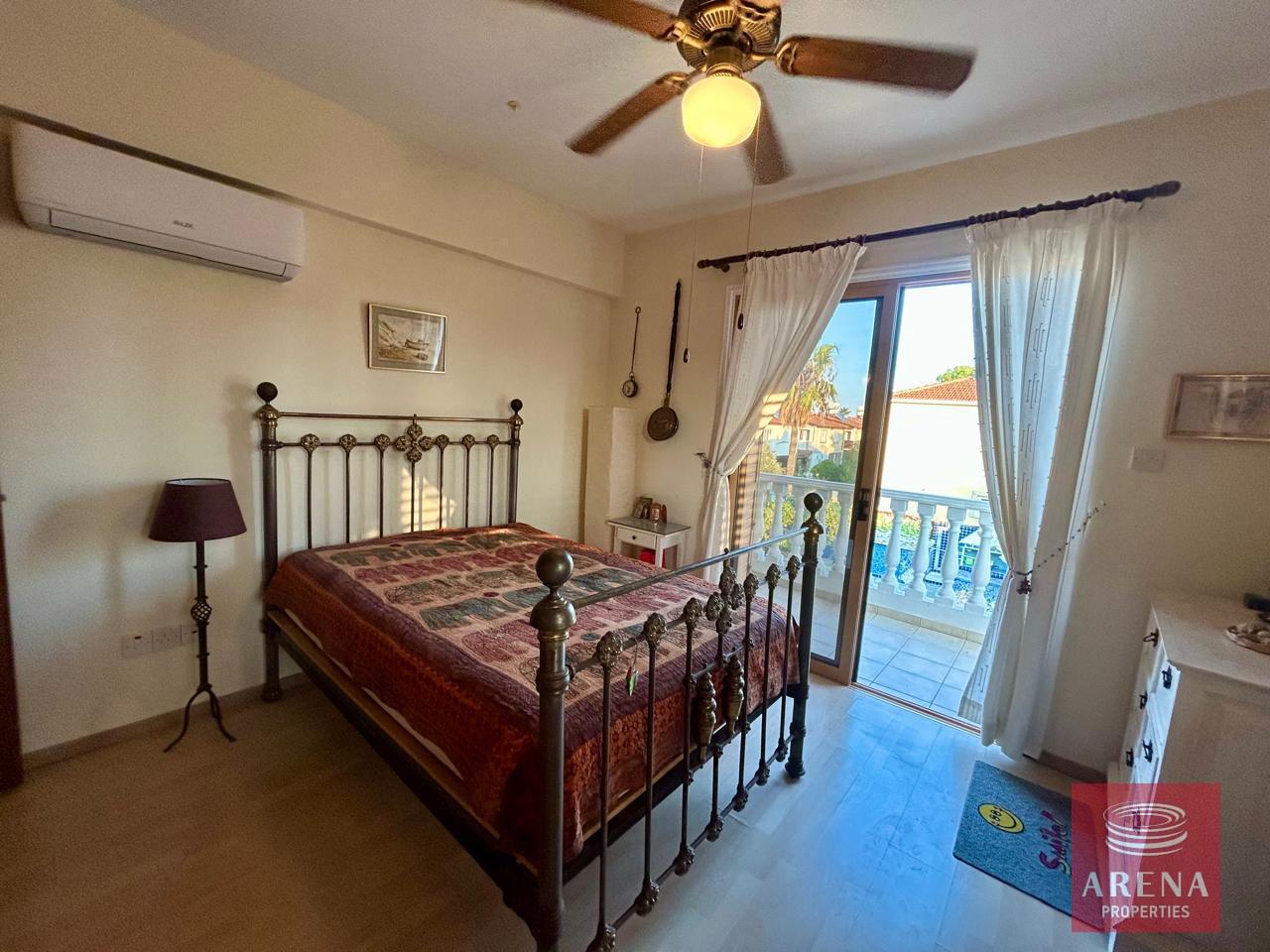 18-4-BED-VILLA-PERVOLIA-8659