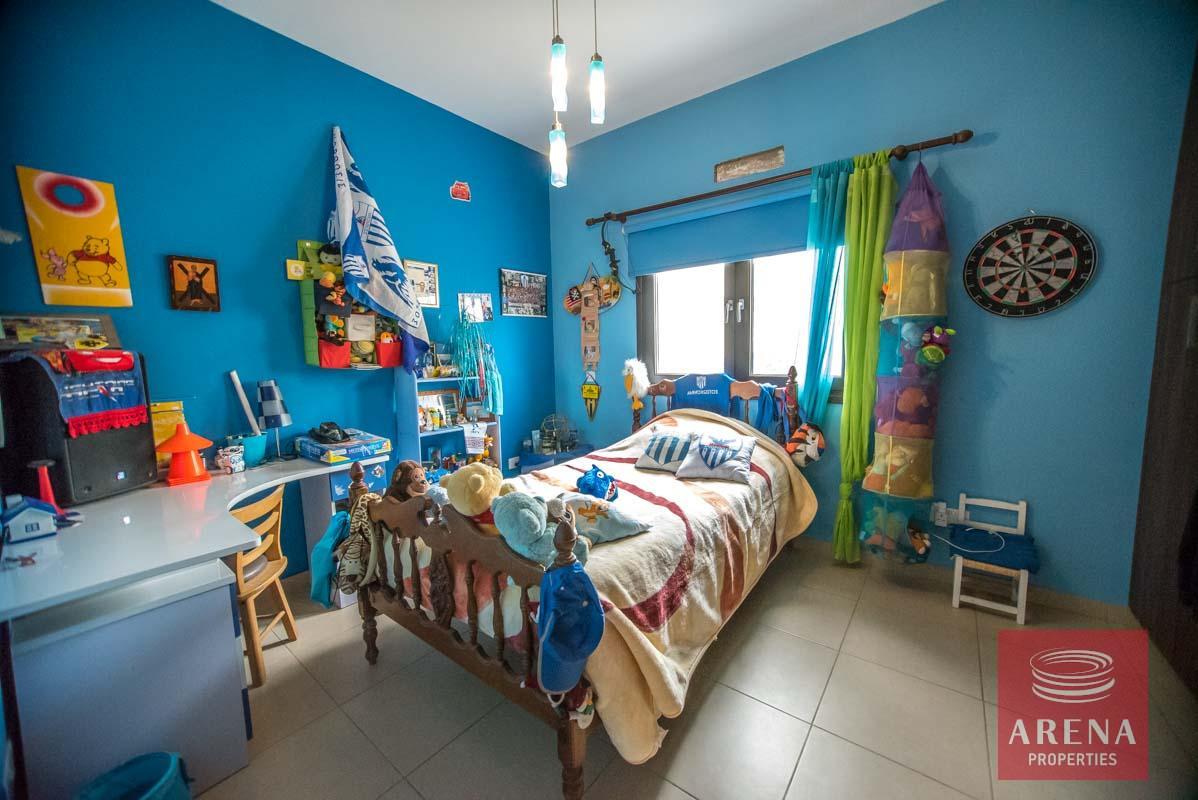 18-4-bed-bungalow-for-sale-in-sotira-bedroom