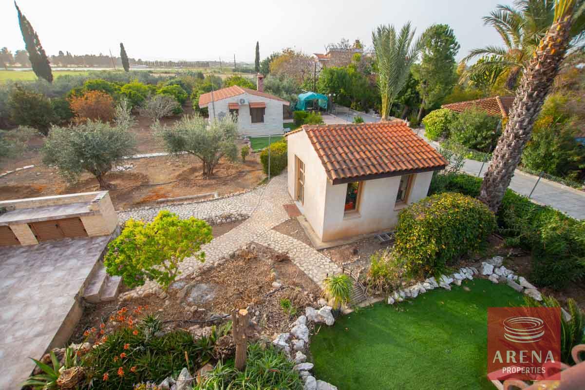 18-5-bed-villa-in-Pervolia-6045-1