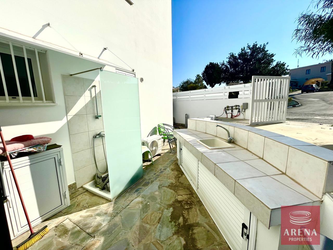 18-APT-IN-PROTARAS-9256