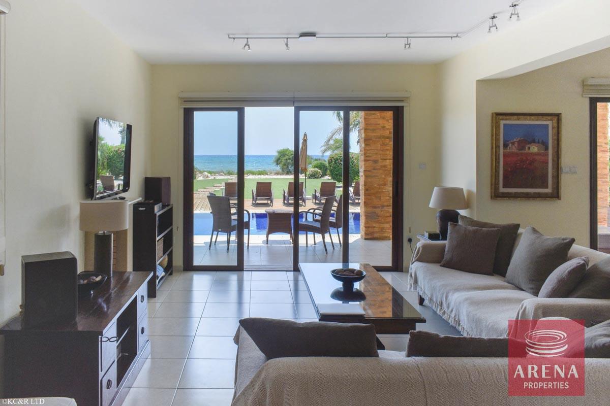 18-FRONT-LINE-VILLA-2