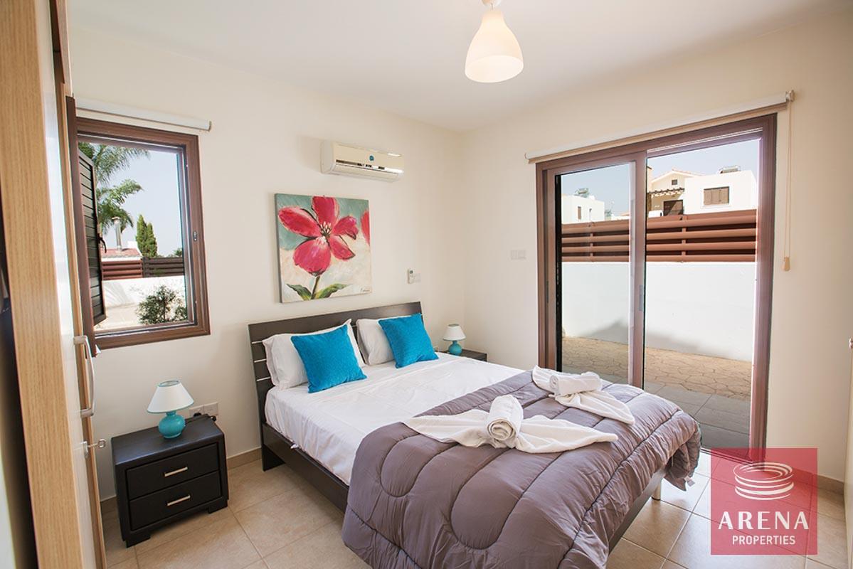 18-Villa-with-pool-in-Ayia-Thekla-6241