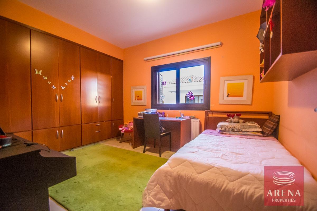 18-bungalow-4-bed-derynia-3877