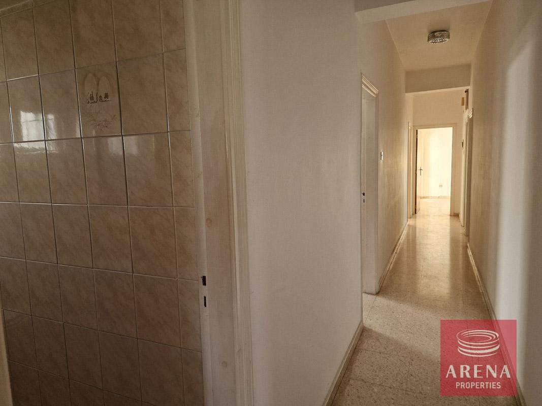 18-house-in-paralimni-8403