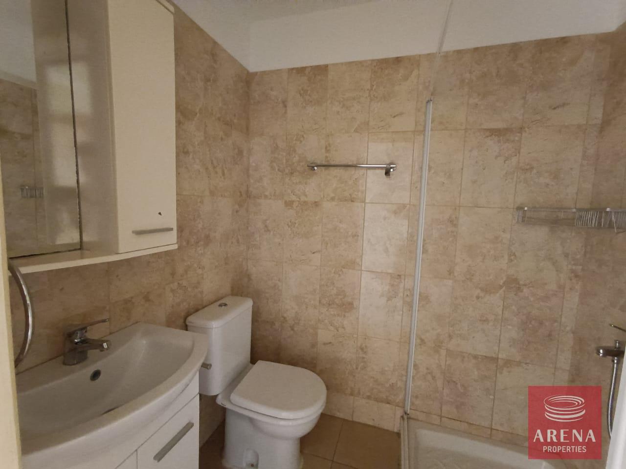 19-3-BED-APT-LARNACA-8542