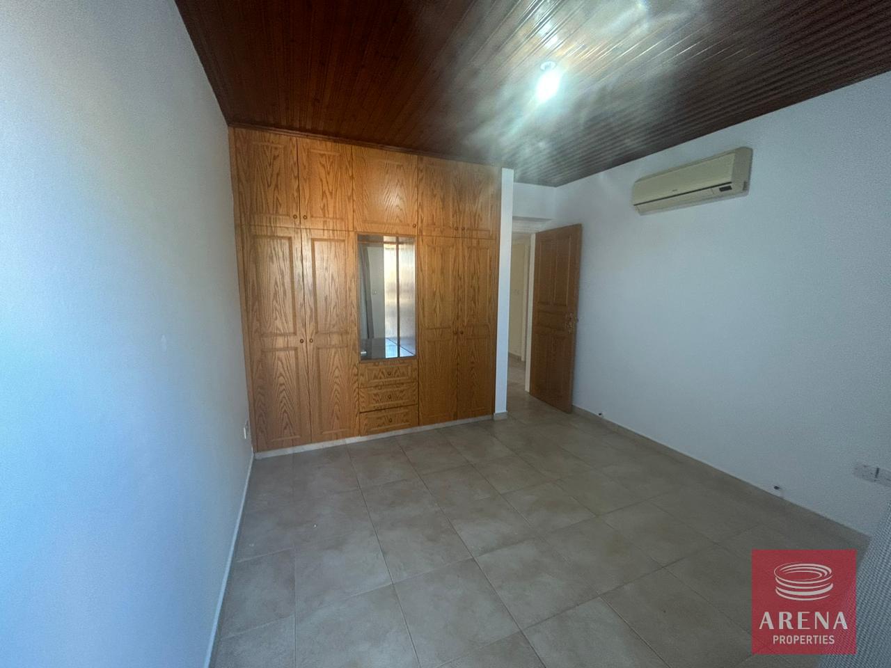 19-3-BED-HOUSE-IN-KRASA-7678