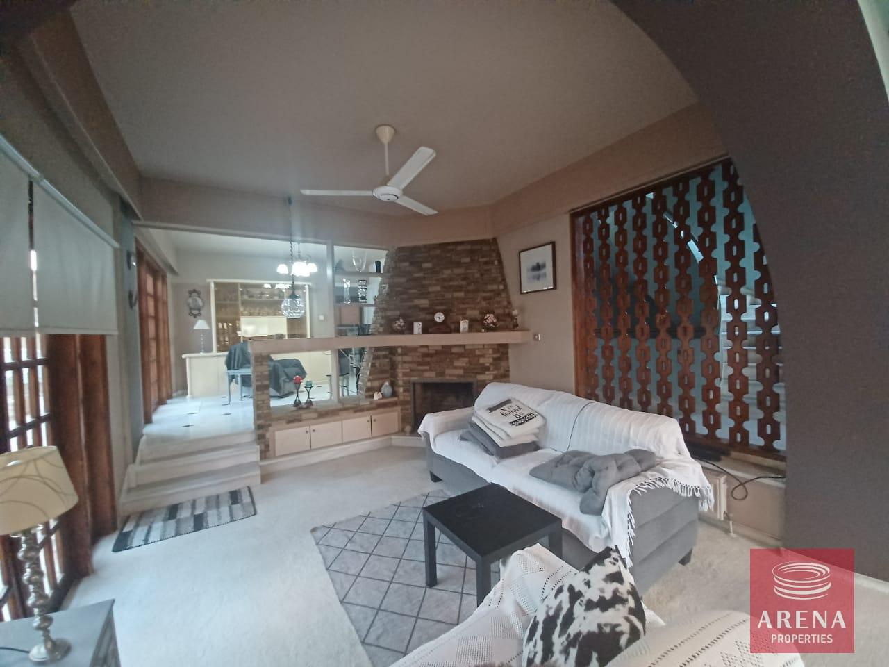 19-3-BED-VILLA-IN-PYLA-7456