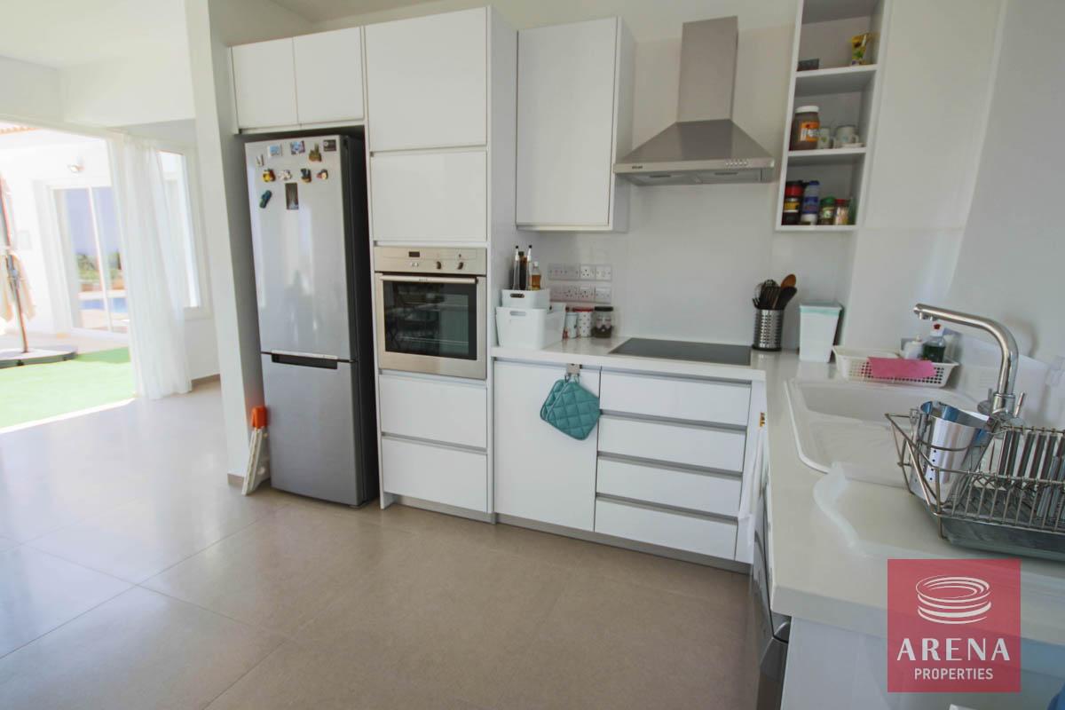 19-4-BED-VILLA-FOR-SALE-IN-CAPE-GRECO-6484