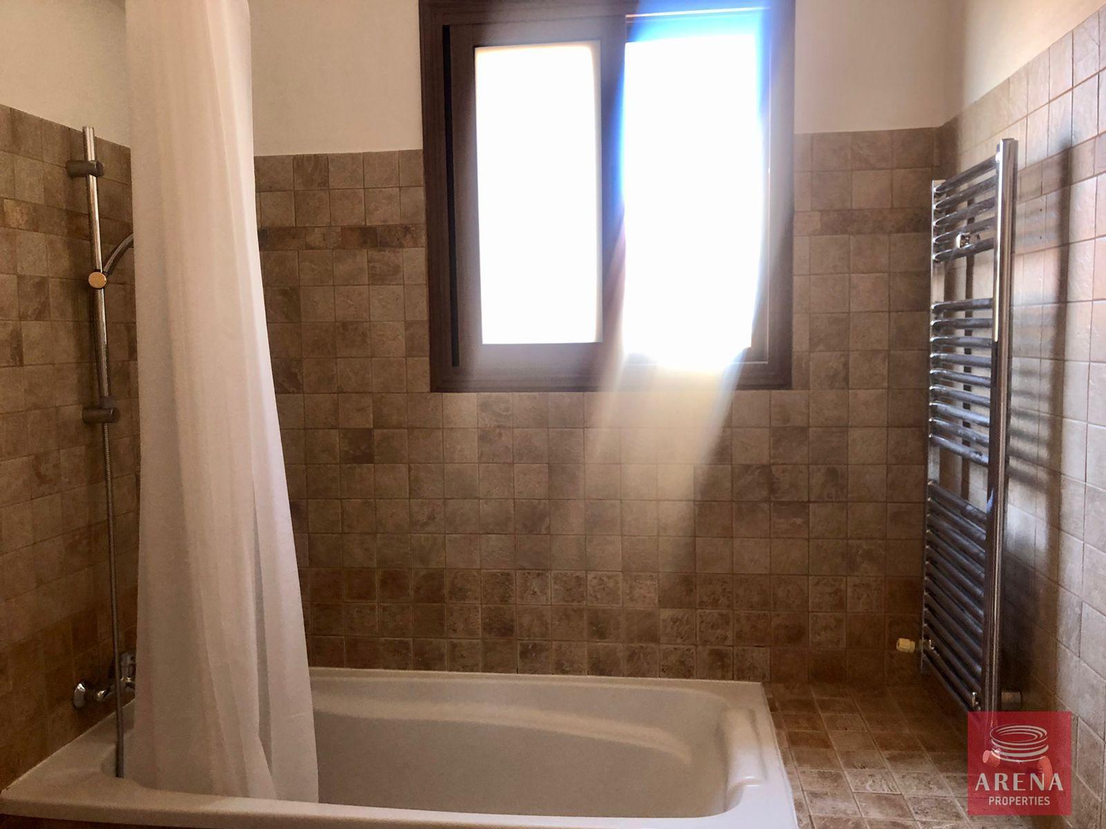 19-4-BED-VILLA-IN-PYLA-8300-1