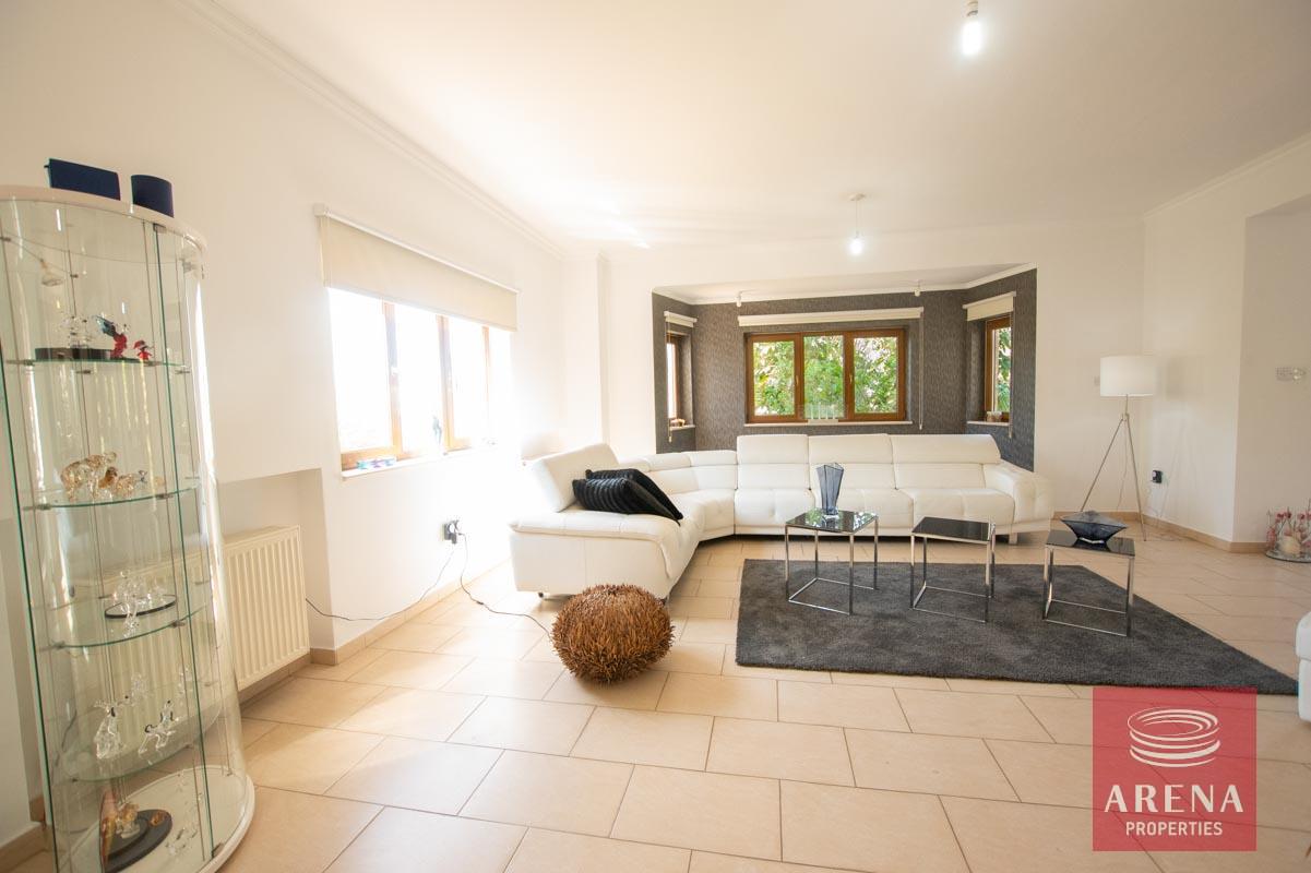 19-5-BED-villa-in-derynia-5777-4