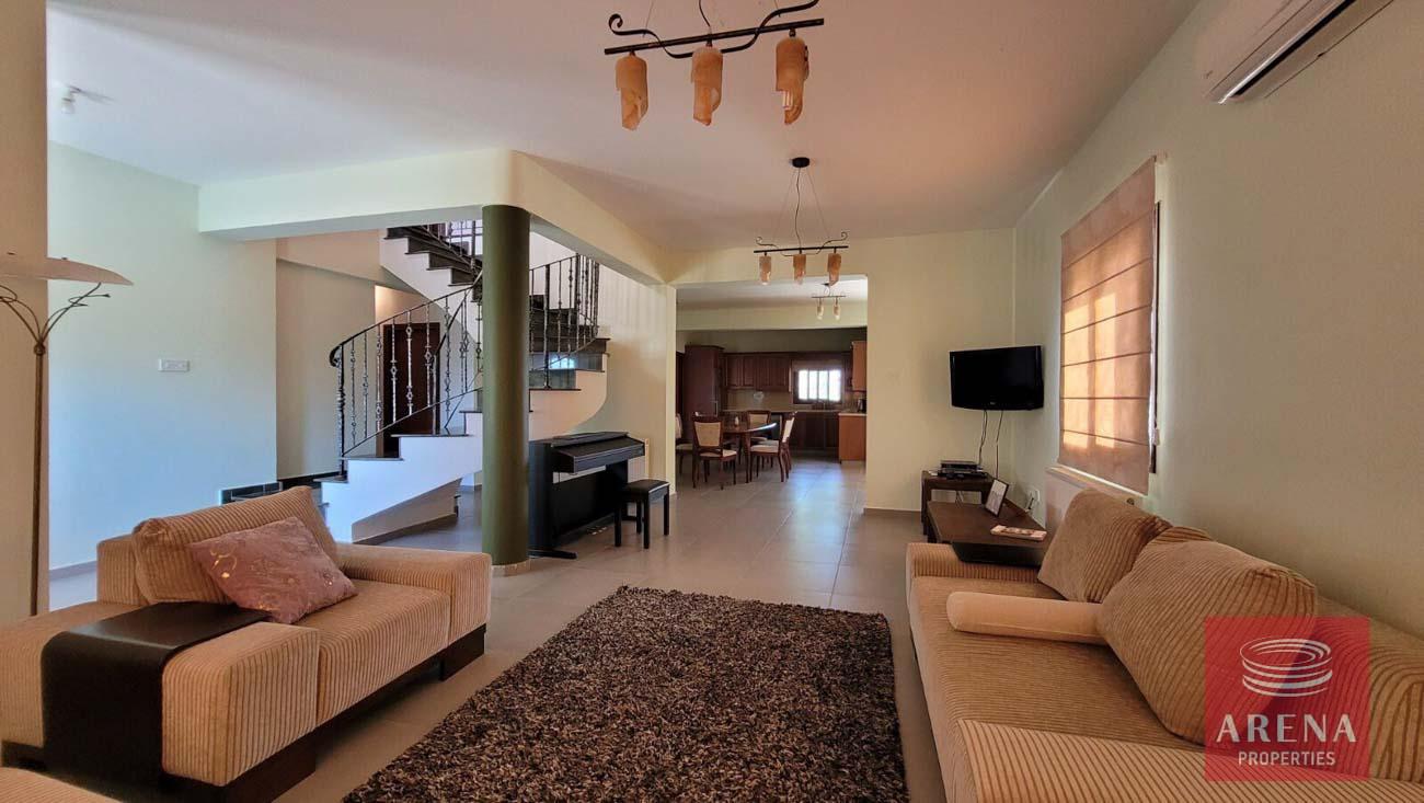 19-5-Bed-villa-in-Paralimni-5841-1