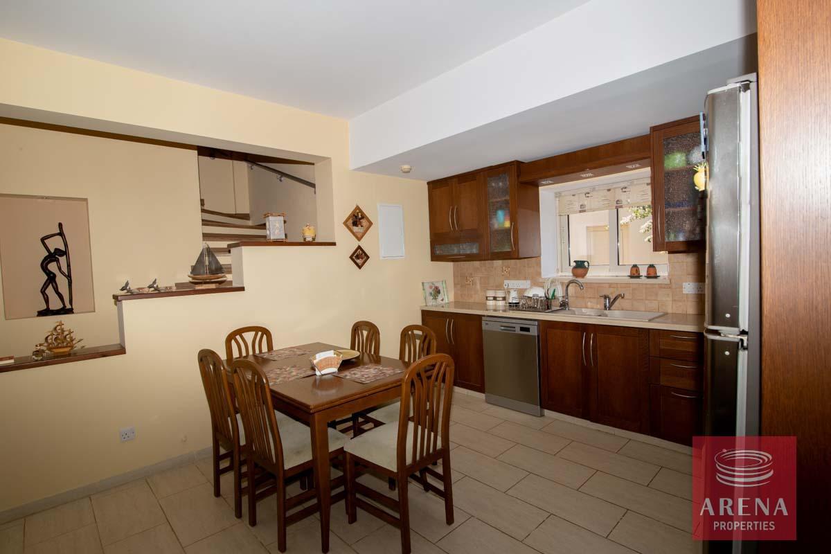 19-5-bed-villa-in-Paralimni-6482