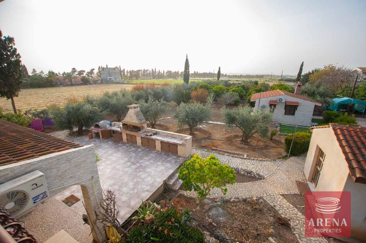 19-5-bed-villa-in-Pervolia-6045-1