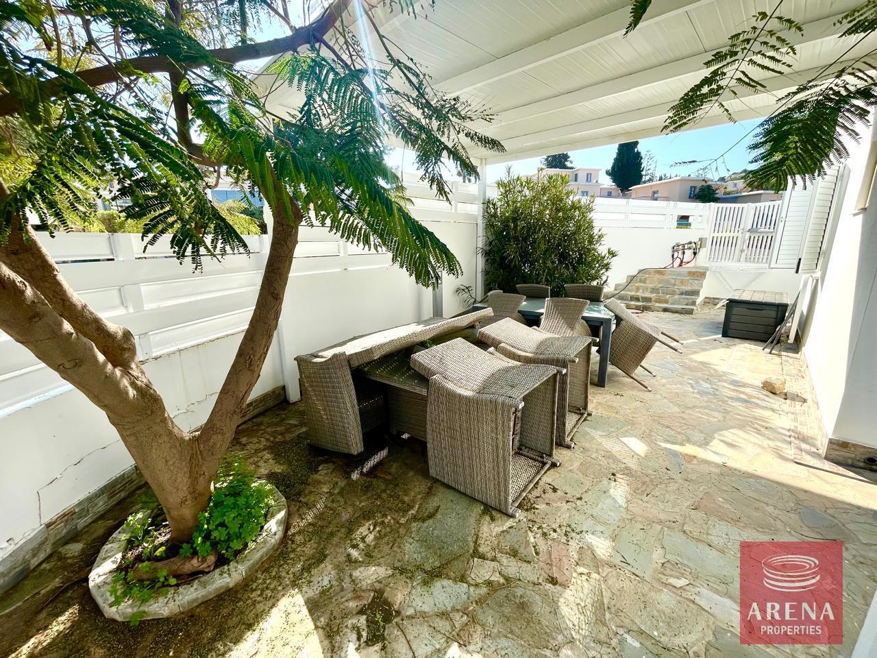 19-APT-IN-PROTARAS-9256