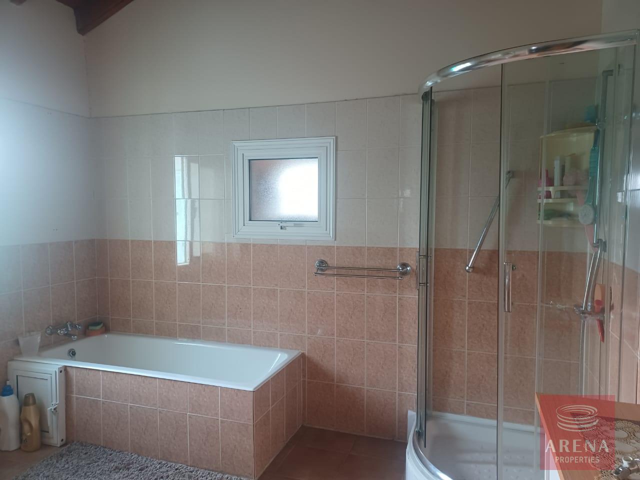 19-BUNGALOW-FOR-RENT-AVGOROU-9149-1