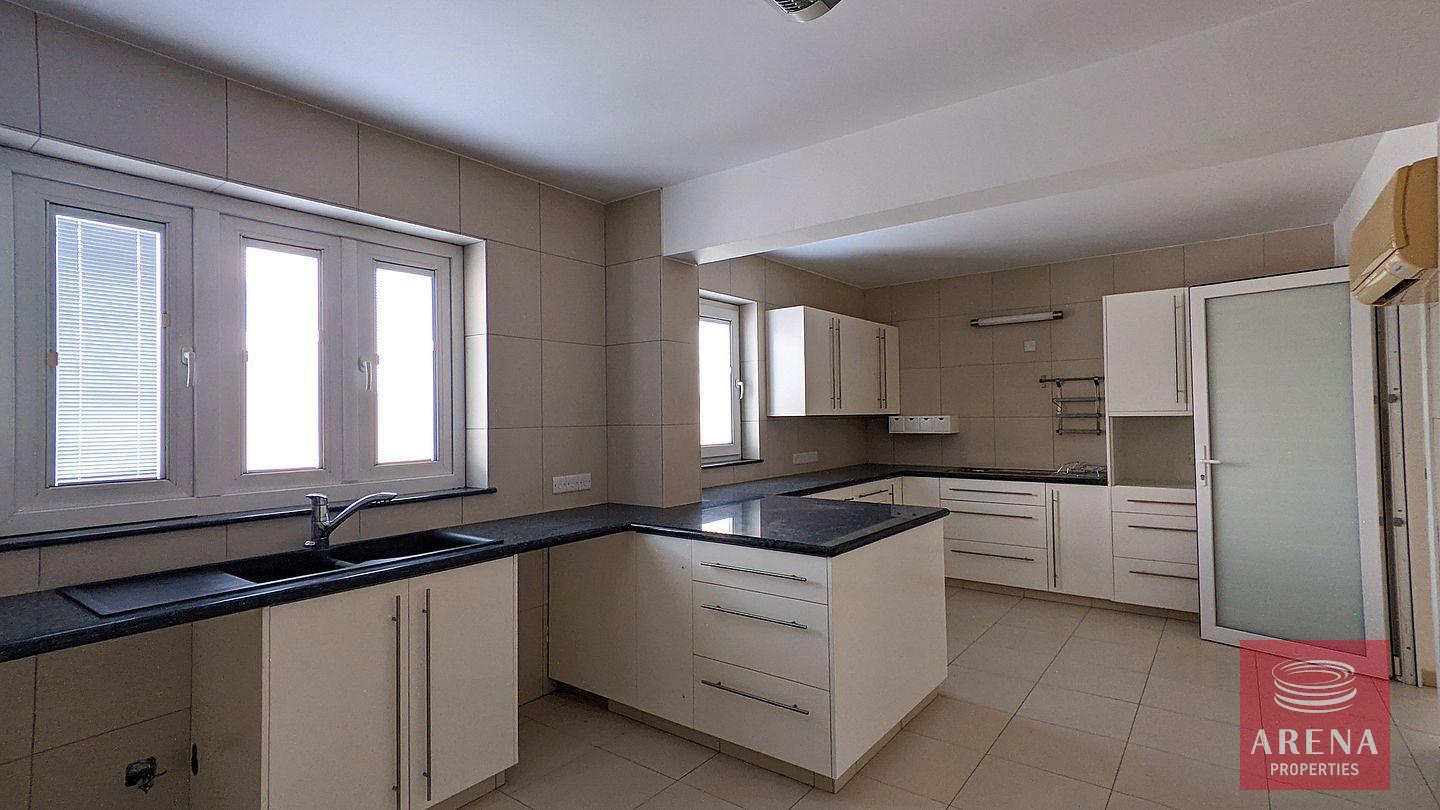 19-RESIDENTIAL-BUILDING-FOR-SALE-6667