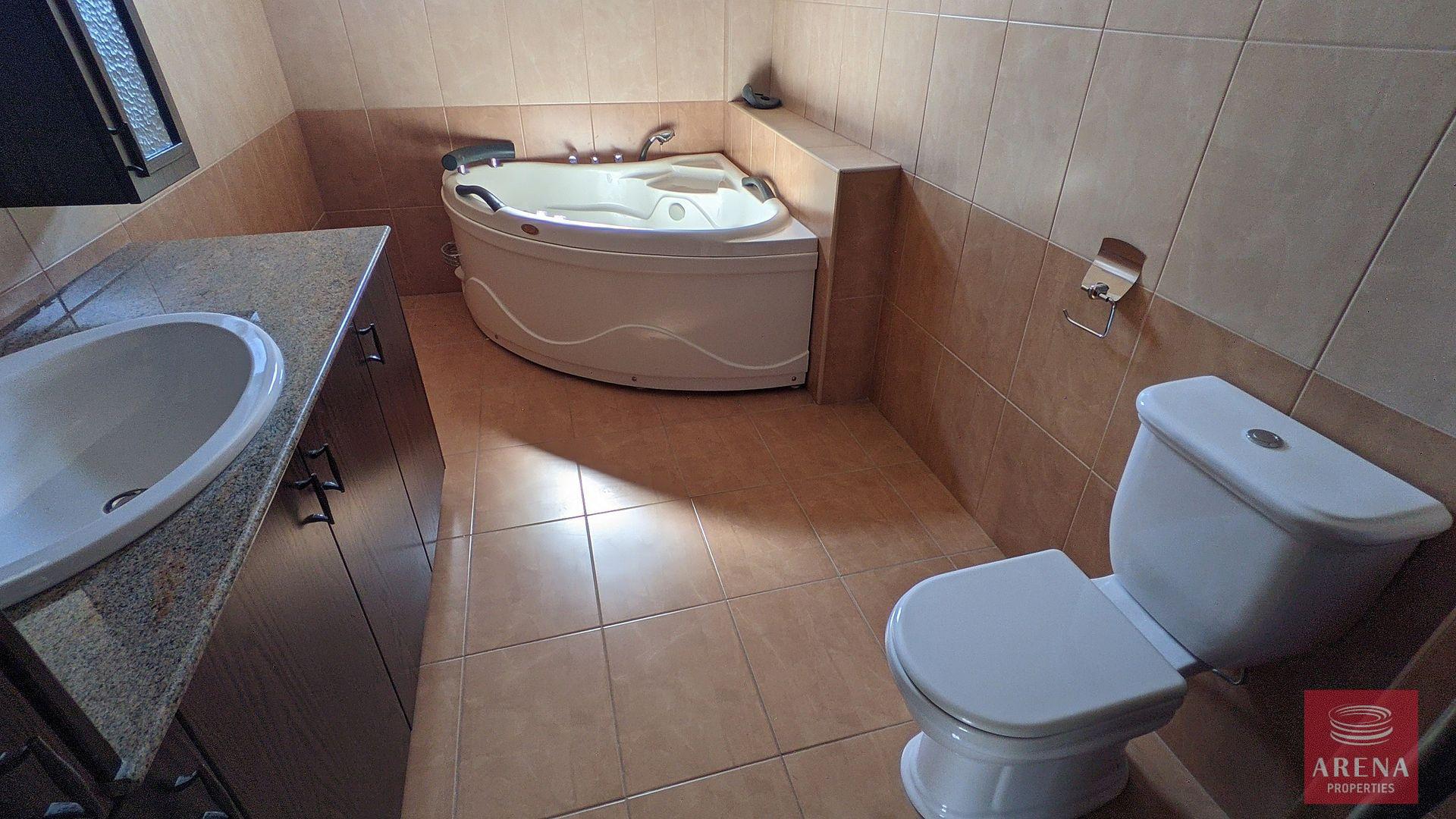 19-VILLA-IN-AYIA-ANNA-8174