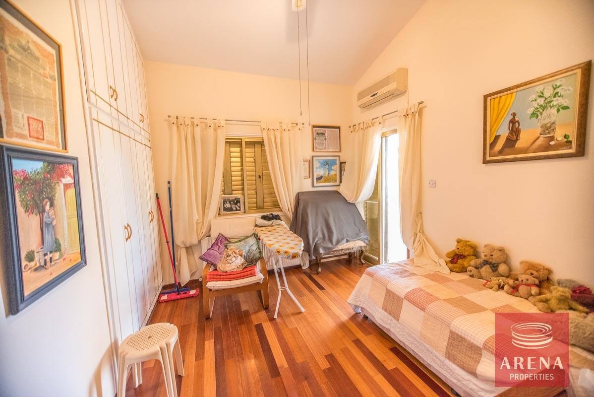 19-house-for-sale-in-achna-bedroom-1