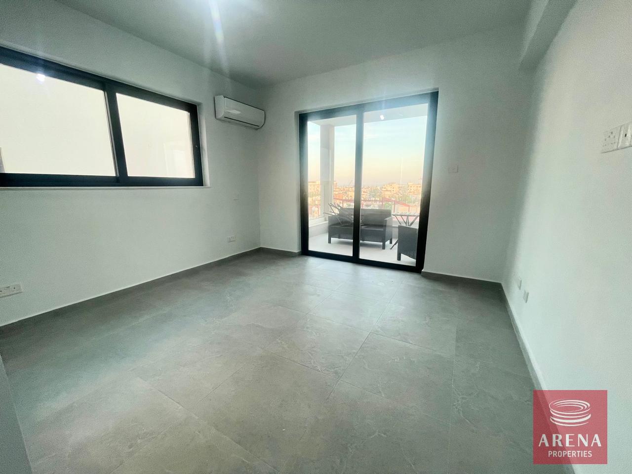 2-2-BED-APT-ARADIPPOU-8661-1