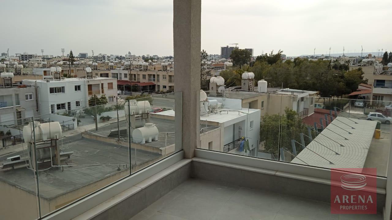 2-2-BED-APT-ARADIPPOU-9306