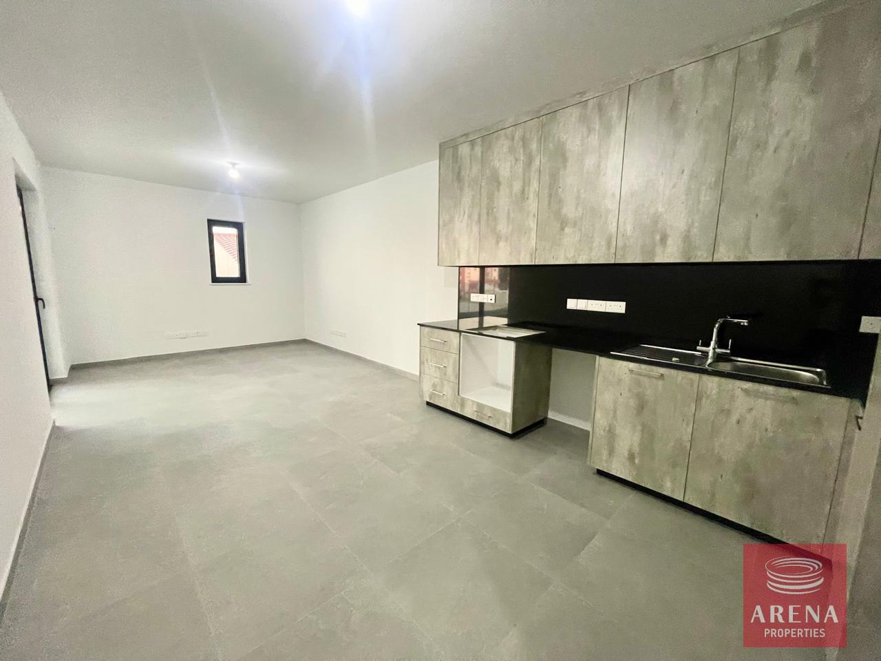 2-2-BED-APT-FOR-SALE-IN-ARADIPPOU-8733