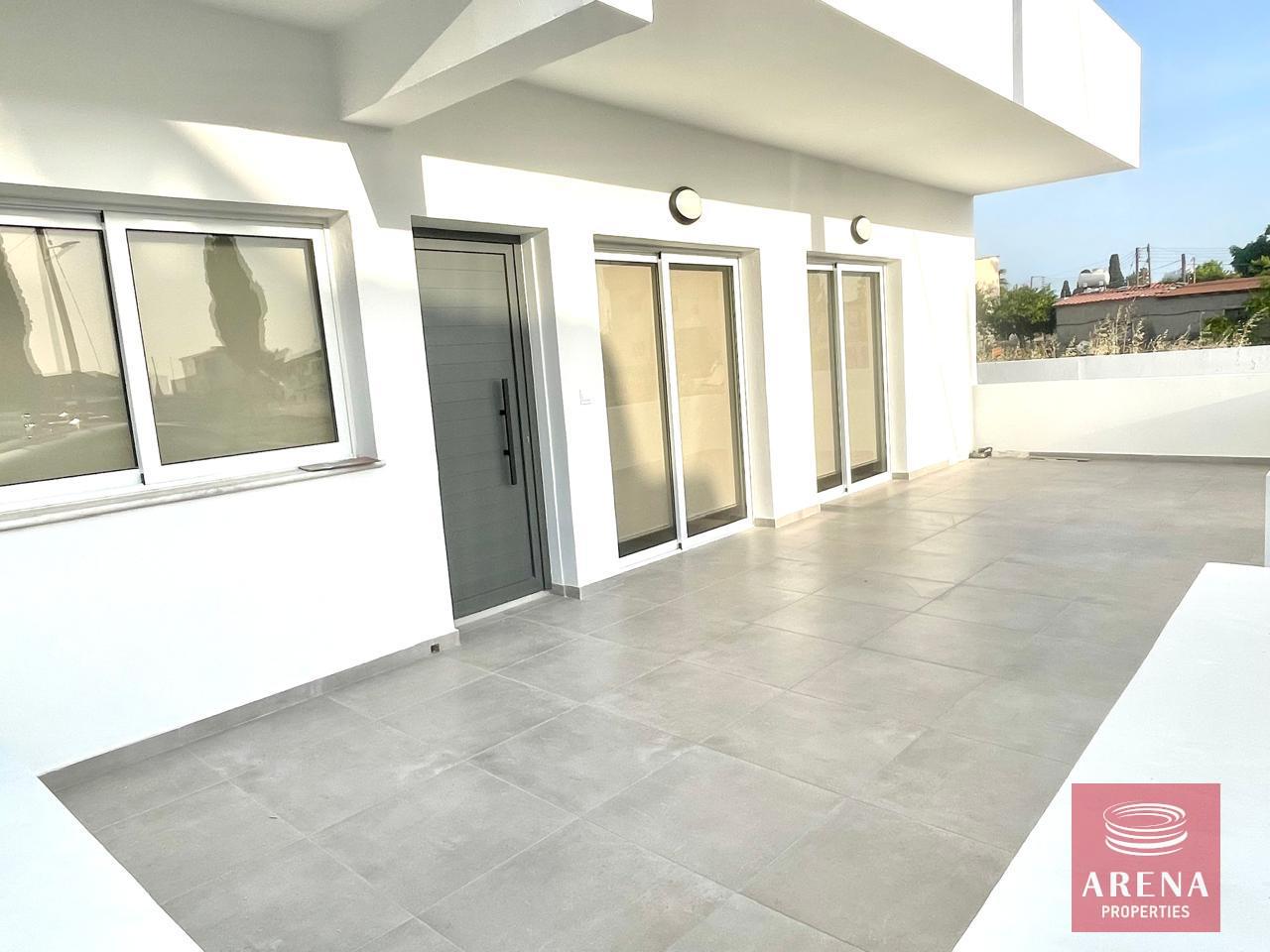 2-2-BED-APT-LIVADIA-8048-1