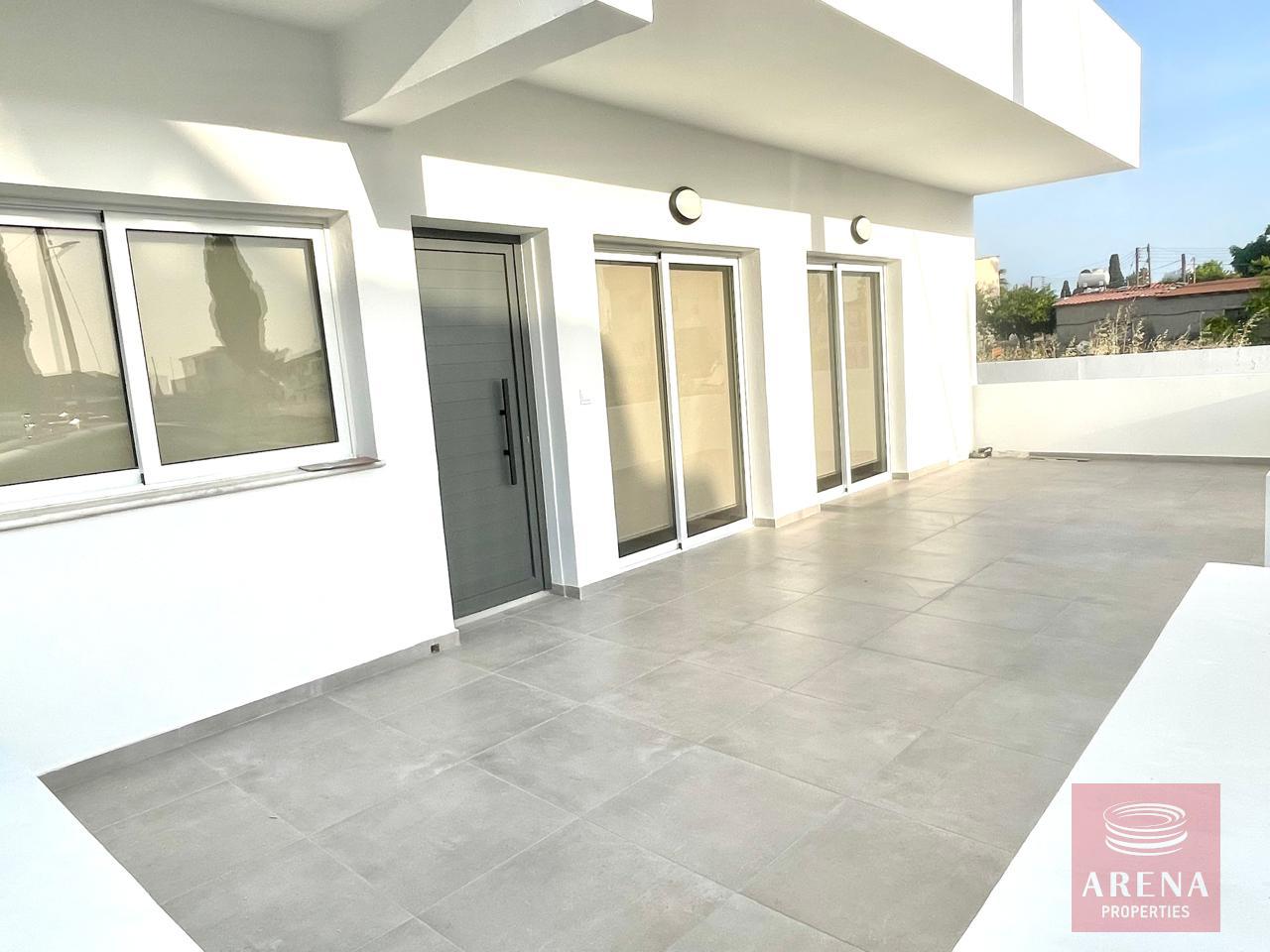 2-2-BED-APT-LIVADIA-8048-2