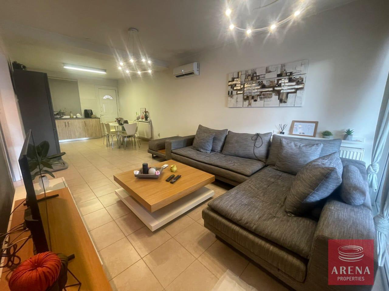 2-2-BED-APT-PARALIMNI-8925