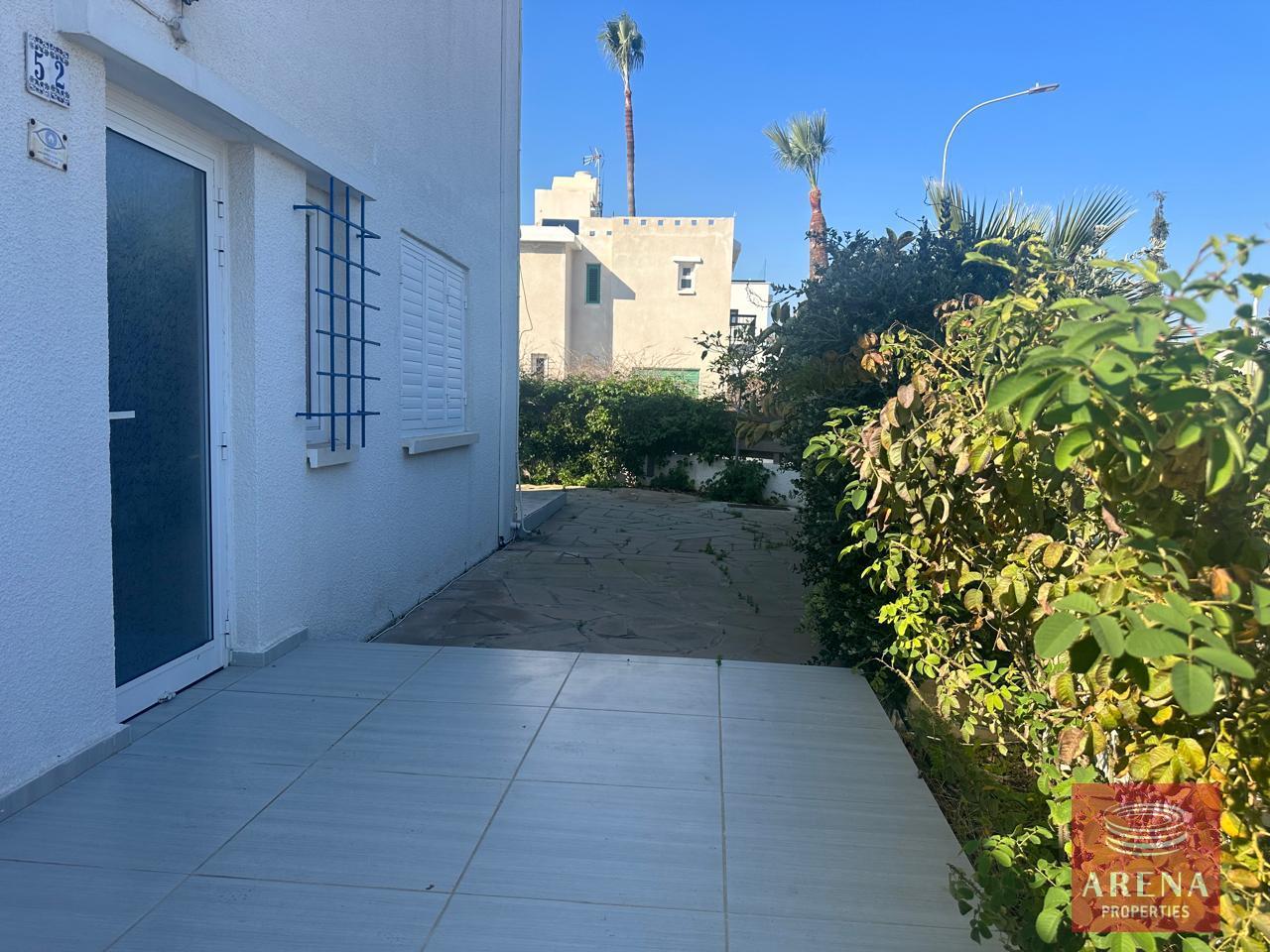2-2-BED-HOUSE-IN-CAPE-GRECO-9107