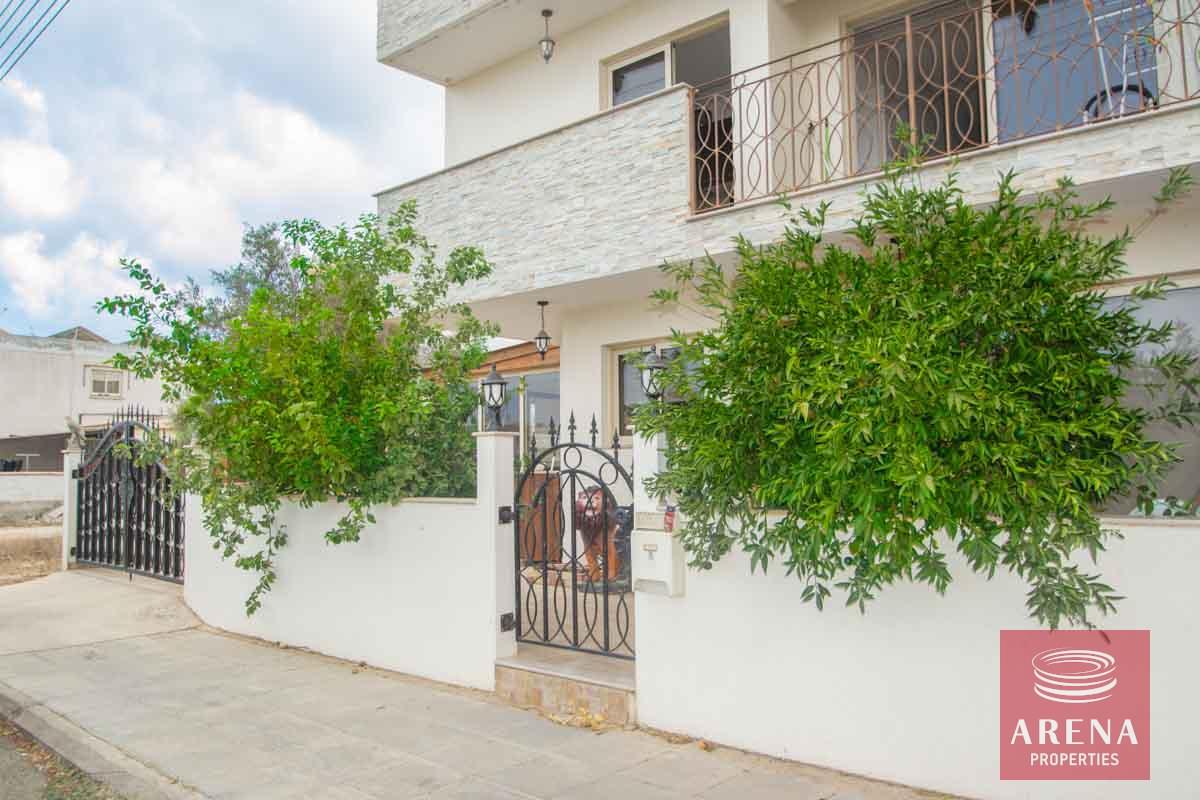 2-3-BED-APT-DERYNIA-5784-1-2