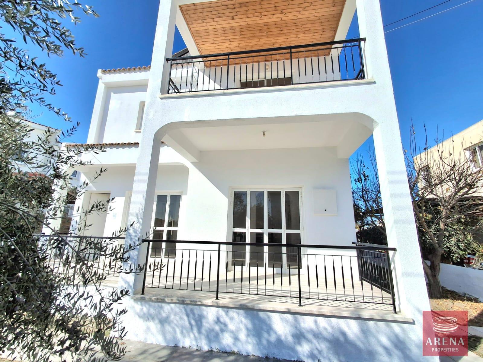 2-3-BED-VILLA-ARADIPPOU-9115