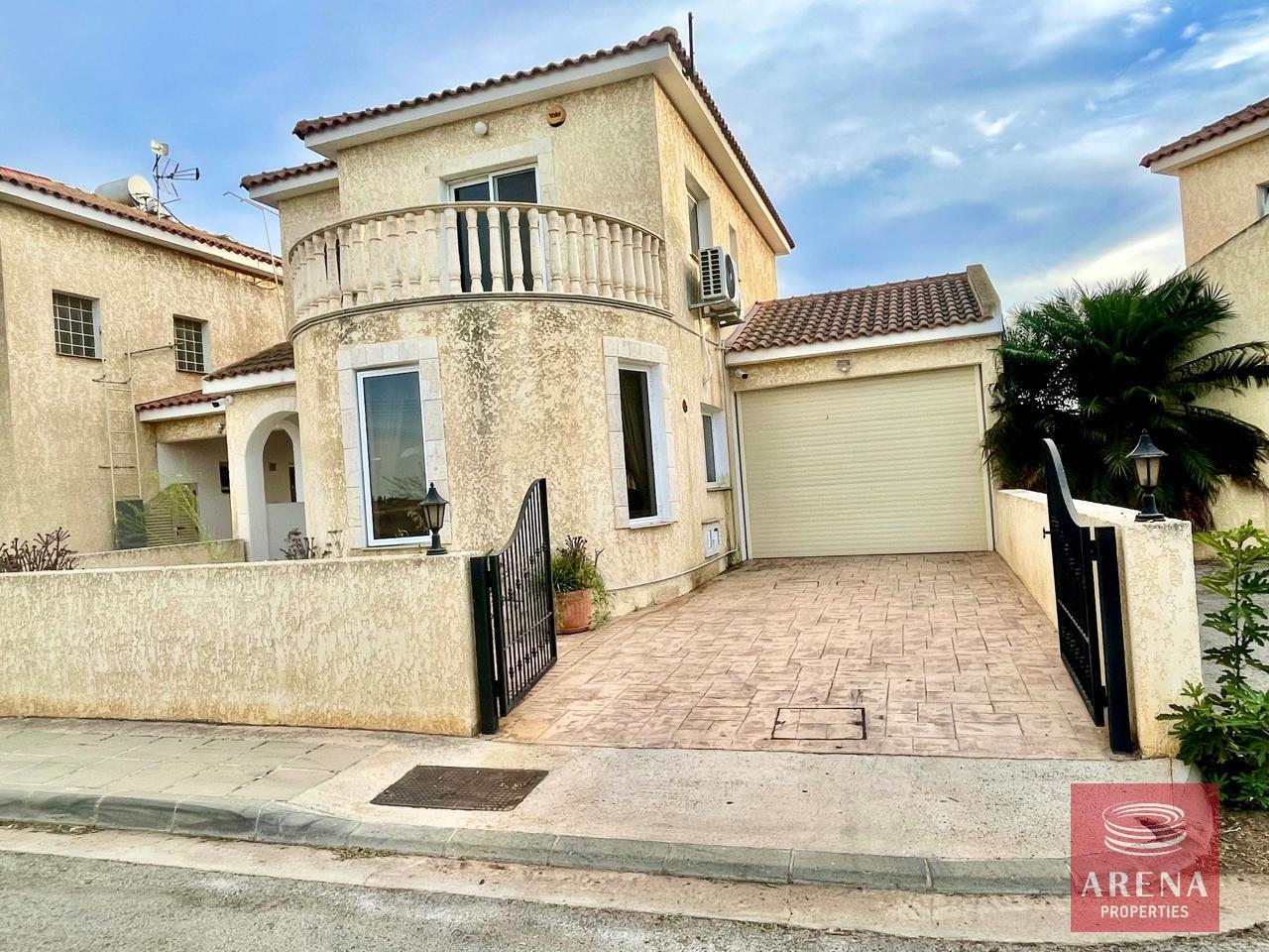 2-3-BED-VILLA-FRENAROS-8586