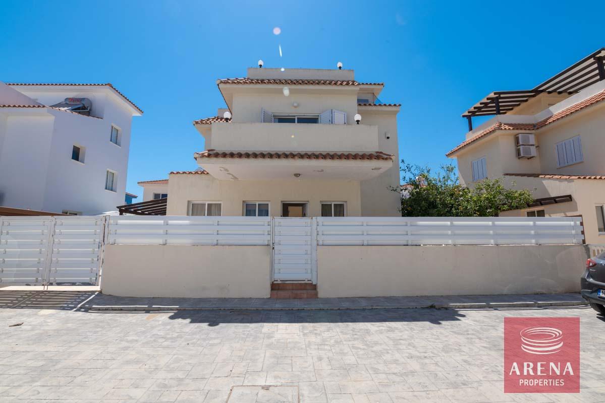 2-3-BED-VILLA-IN-AYIA-TRIADA-6443