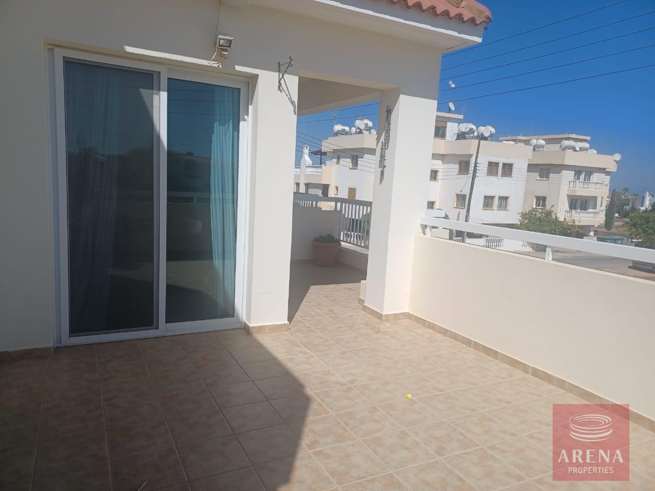 2-3-bed-apt-for-rent-Paralimni-7431-5
