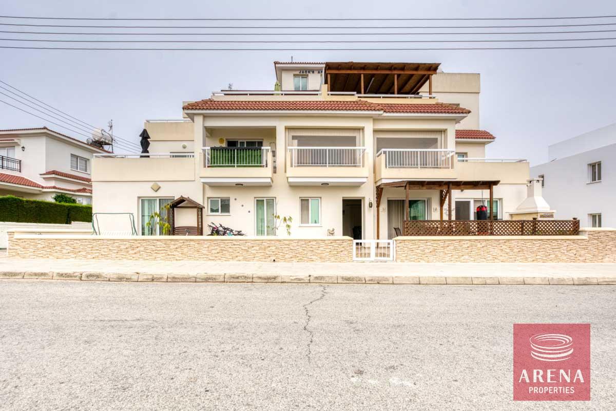 2-3-bed-apt-in-paralimni-8405