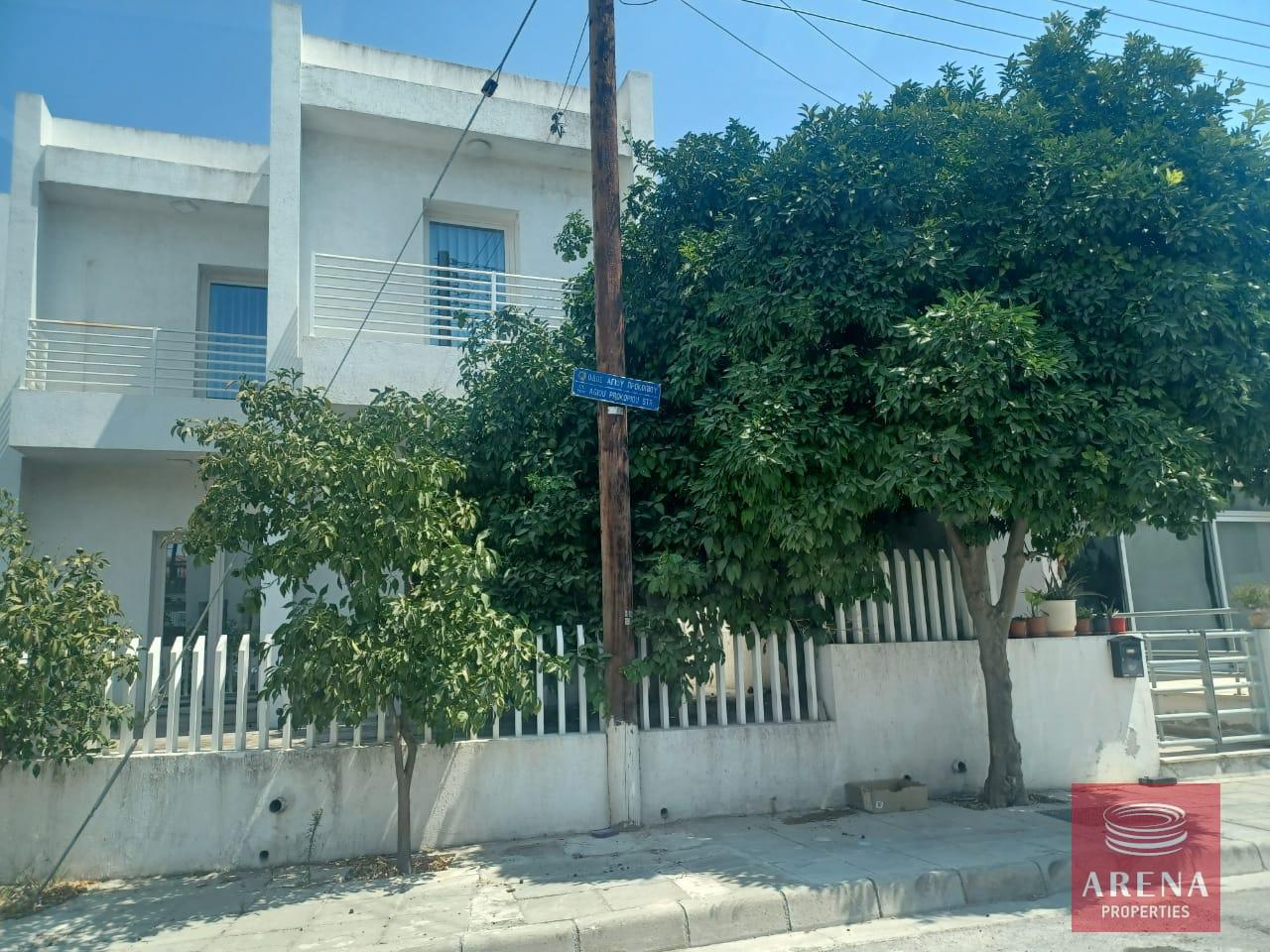 2-4-BED-HOUSE-IN-VERGINA-850