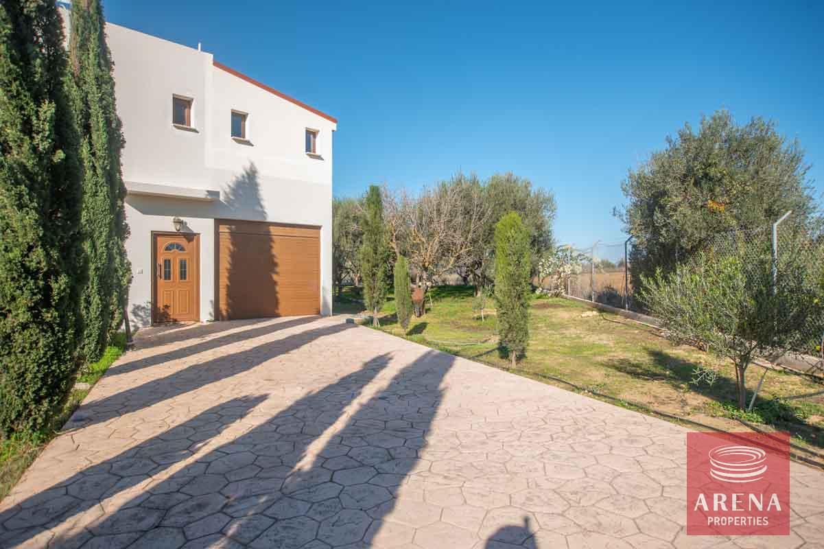 2-4-BED-VILLA-FOR-RENT-IN-VRYSOULLES-5956-2