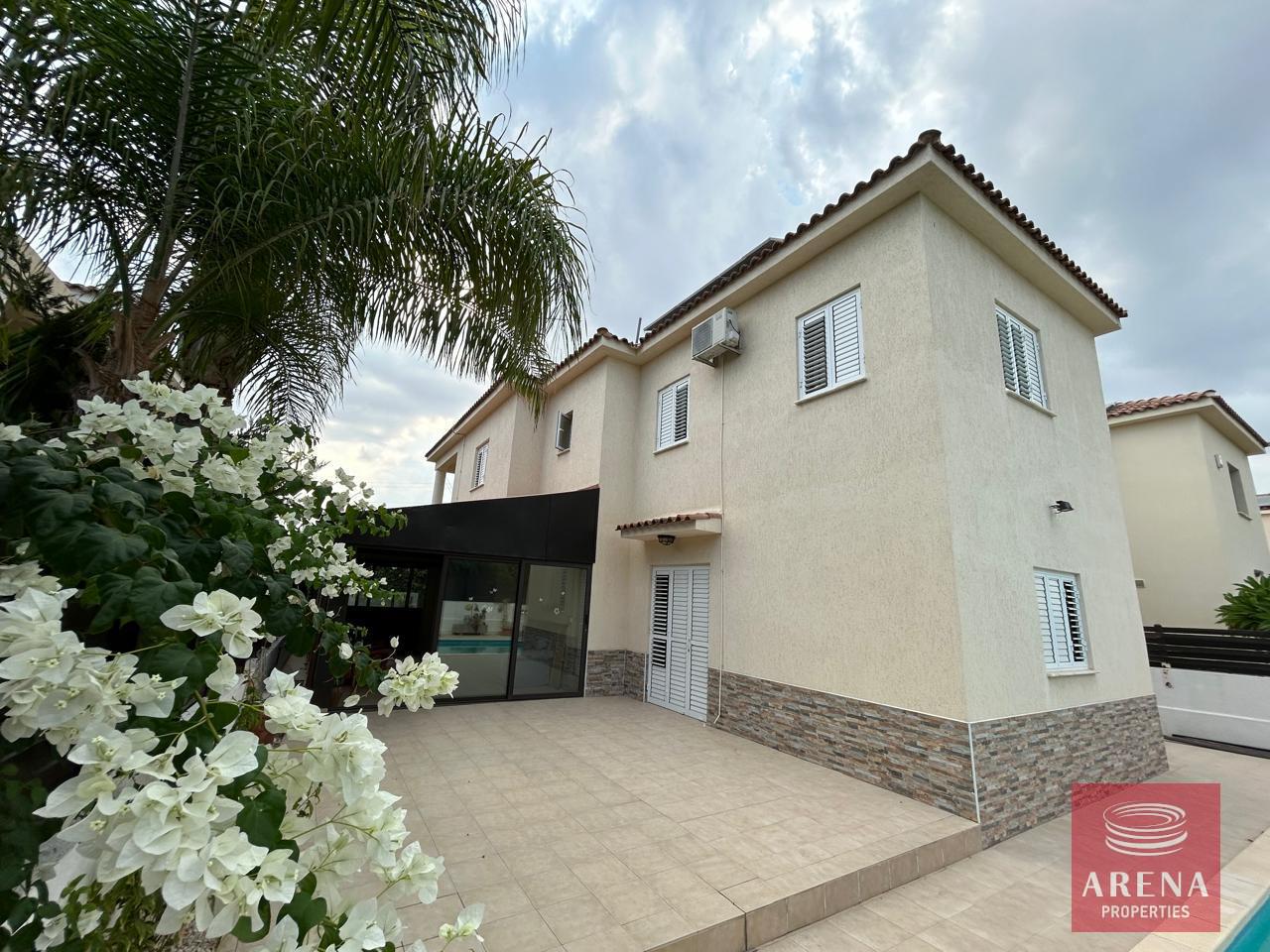 2-4-BED-VILLA-IN-ARADIPPOU-8641