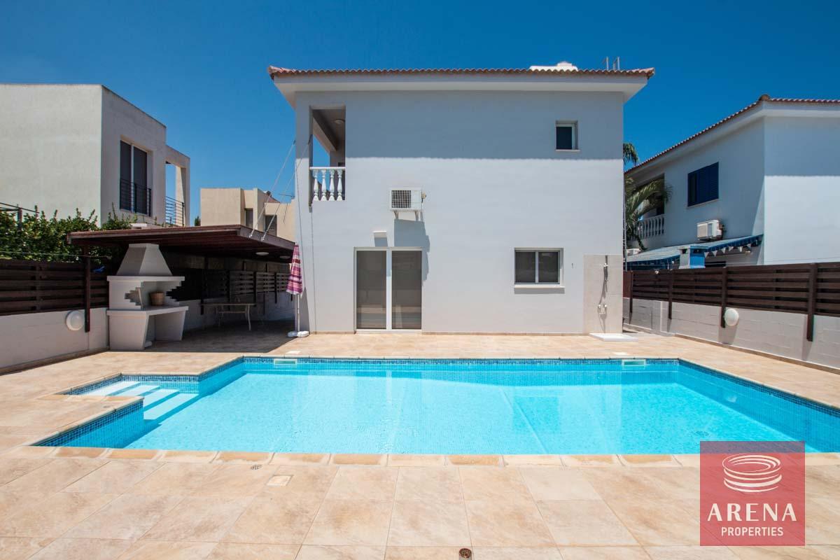 2-4-BED-VILLA-IN-AYIA-TRIADA-6483