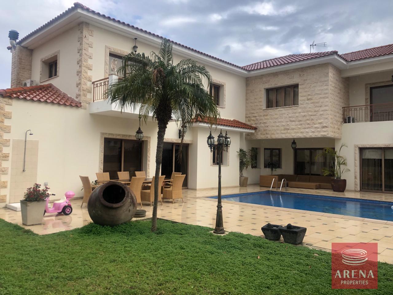 2-4-BED-VILLA-IN-DEKELIA-8422