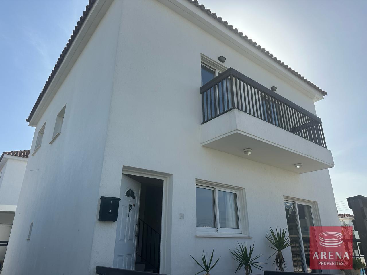 2-4-BED-VILLA-PARALIMNI-7979-1