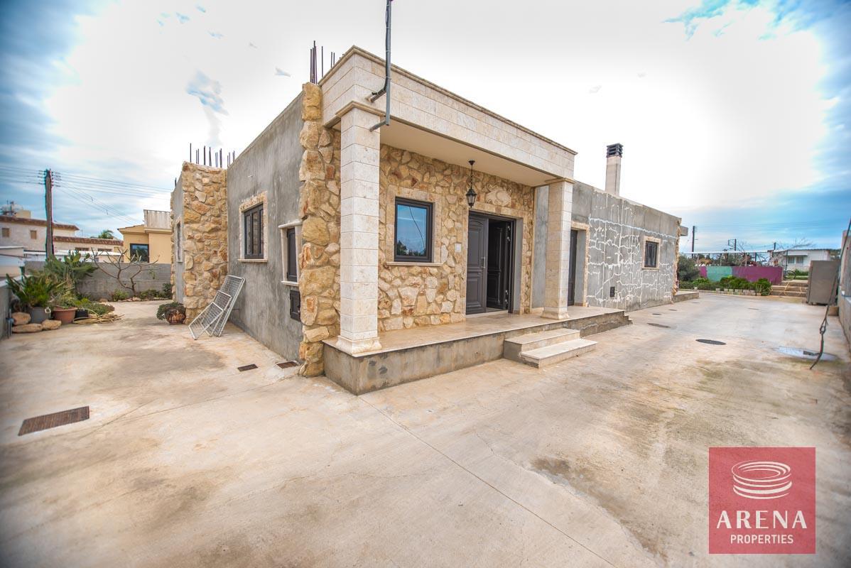 2-4-bed-bungalow-for-sale-in-sotira