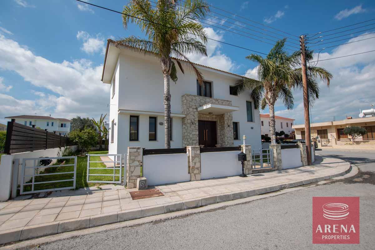 2-4-bed-house-for-sale-6041-1