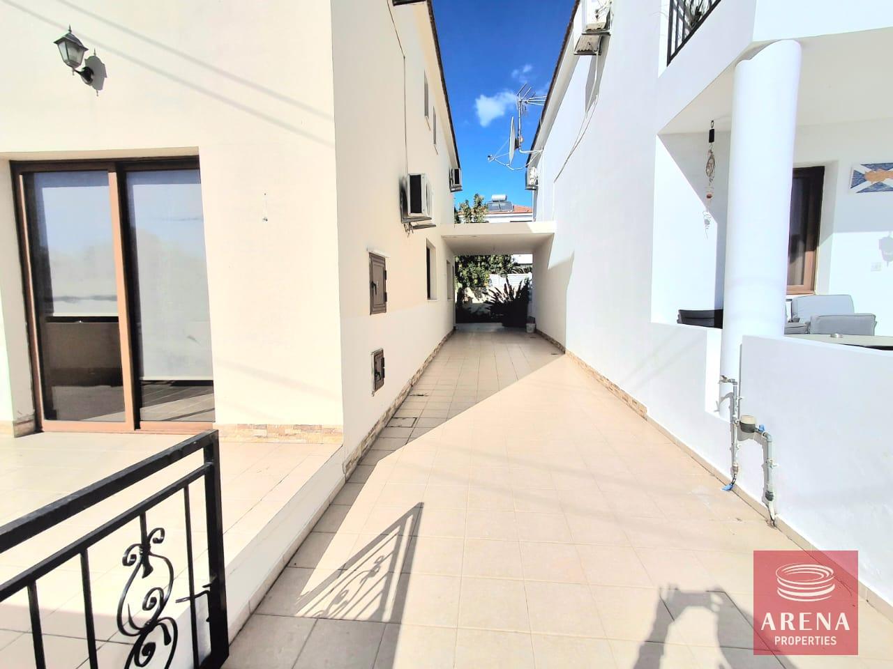 2-4-bed-villa-in-alethriko-9072