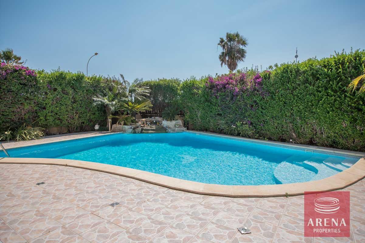 2-4-bed-villa-in-ayia-thekla_0