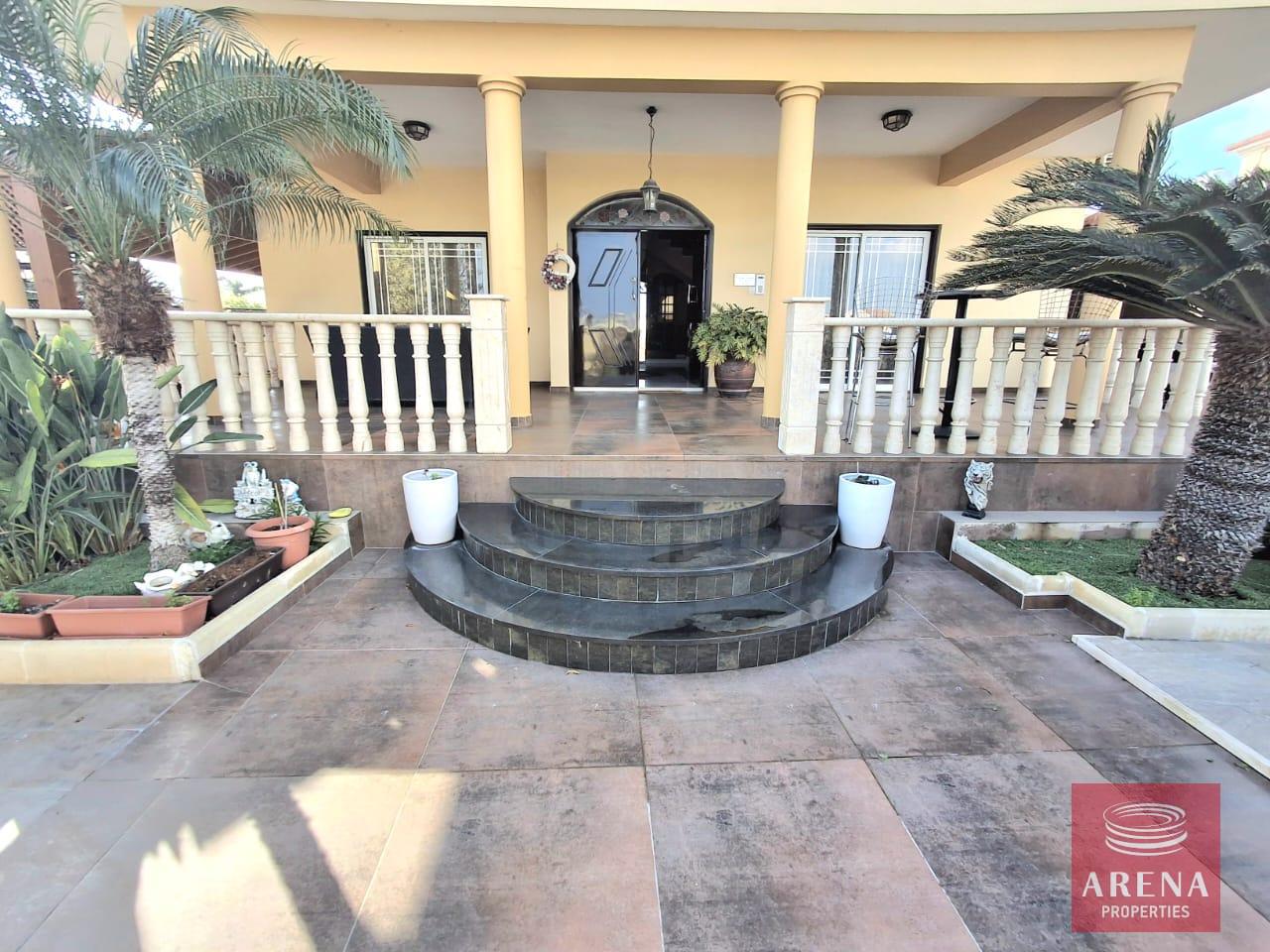 2-5-BED-VILLA-LIVADIA-9182