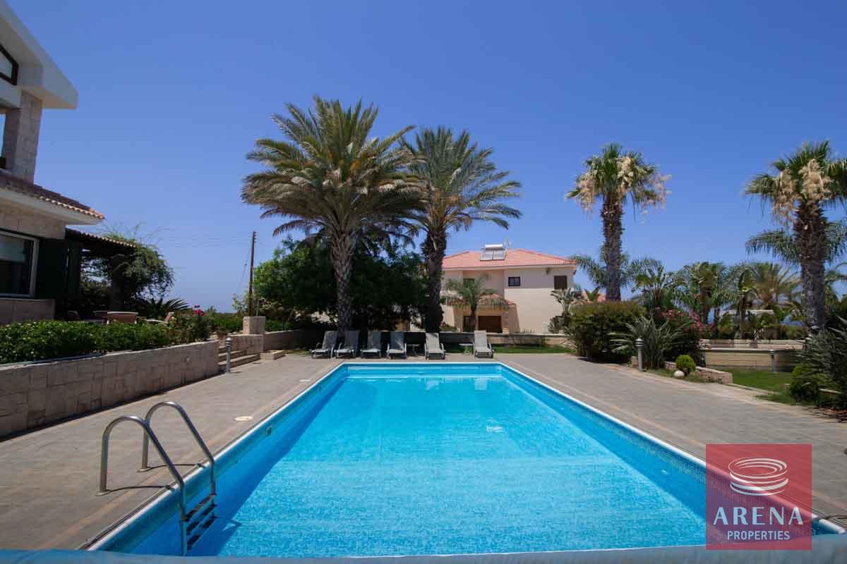 2-5-bed-villa-in-Paralimni-6482