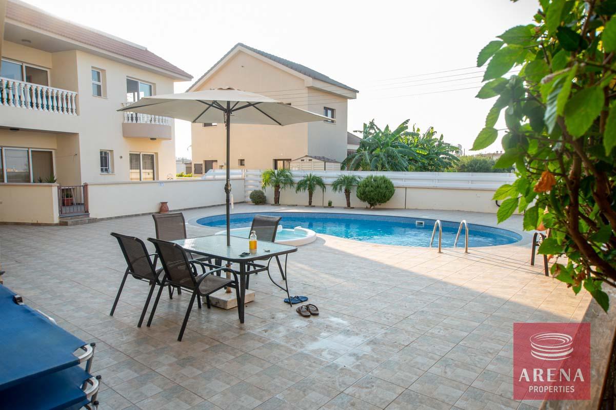 2-APT-DERYNIA-5331_0